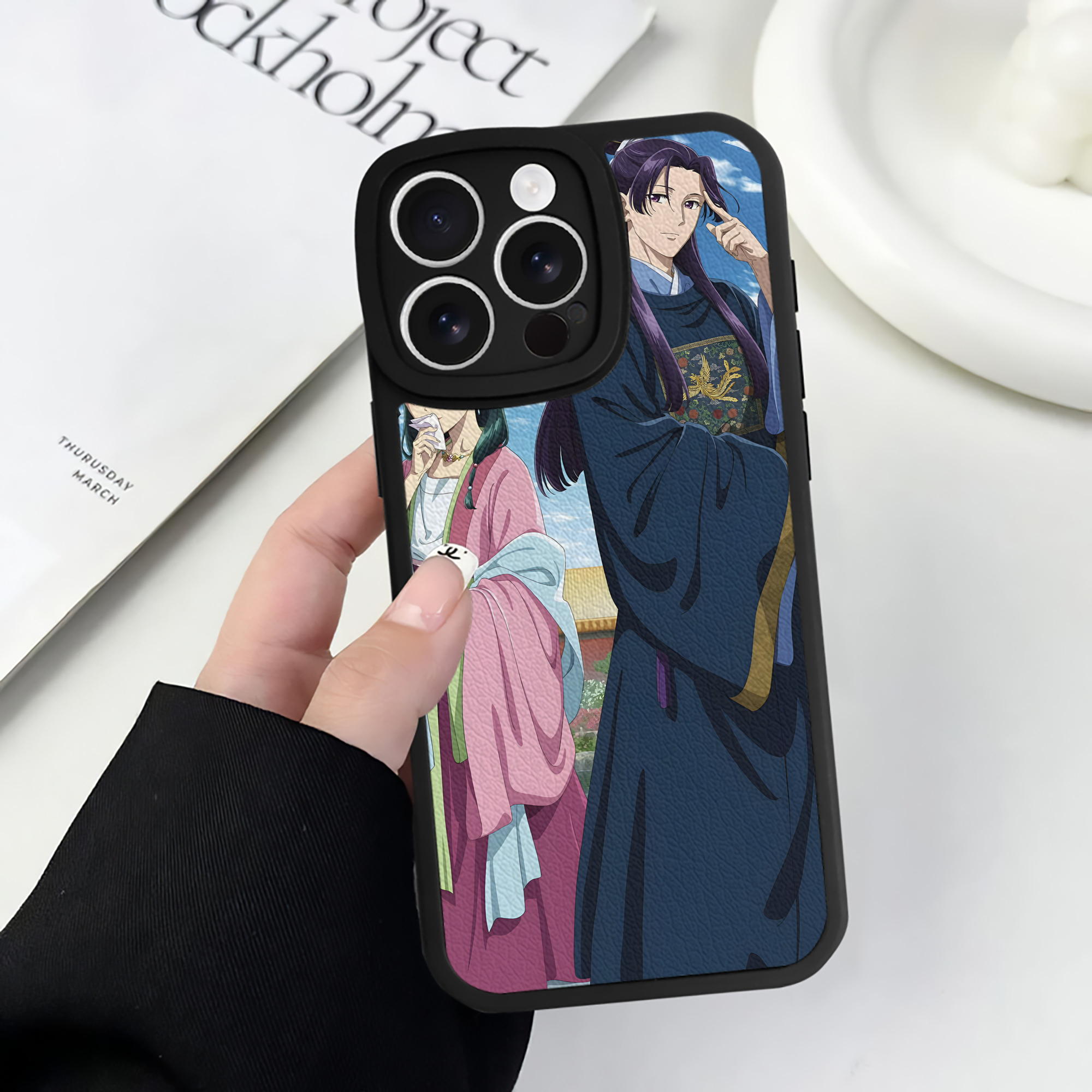 （画像用） 薬屋のひとりごと The Apothecary Diaries 【iPhone 16シリーズ対応】シリコンスマホケース（レザー調） 材質：シリコン